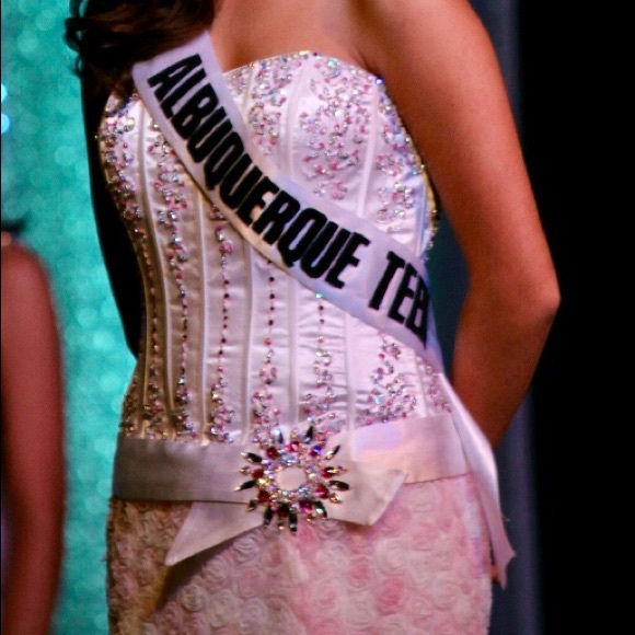 Tony Bowls light pink Pageant Gown! Size 2! - Picture 7 of 7